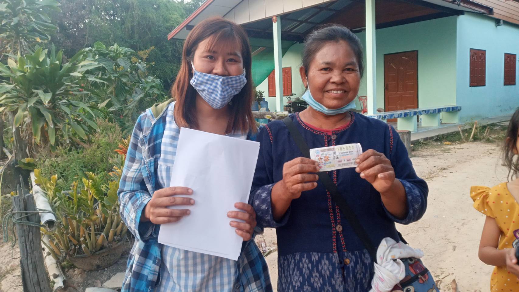 ยิ้มไม่หุบ! ป้าวัย 51ชาวอุดรดวงเฮงรับ6ล้าน
