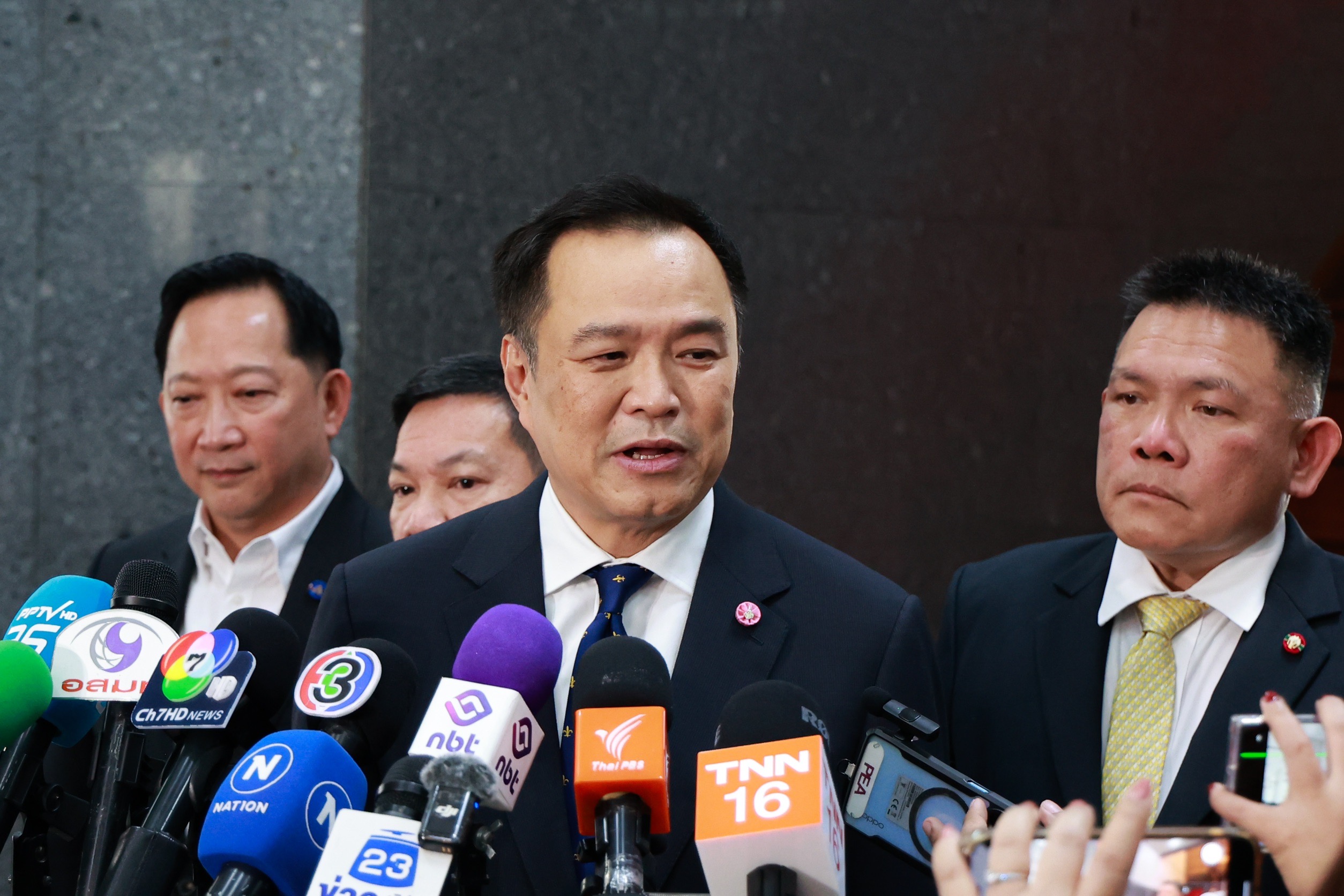 "มท.1" เผย15 จ.ประกาศเขตห้ามเผาคุมเข้ม PM2.5 ขู่ "ผู้ว่าฯ" ปล่อยปละถูกเด้งเข้ามาอบรมที่คลองหลอดแน่