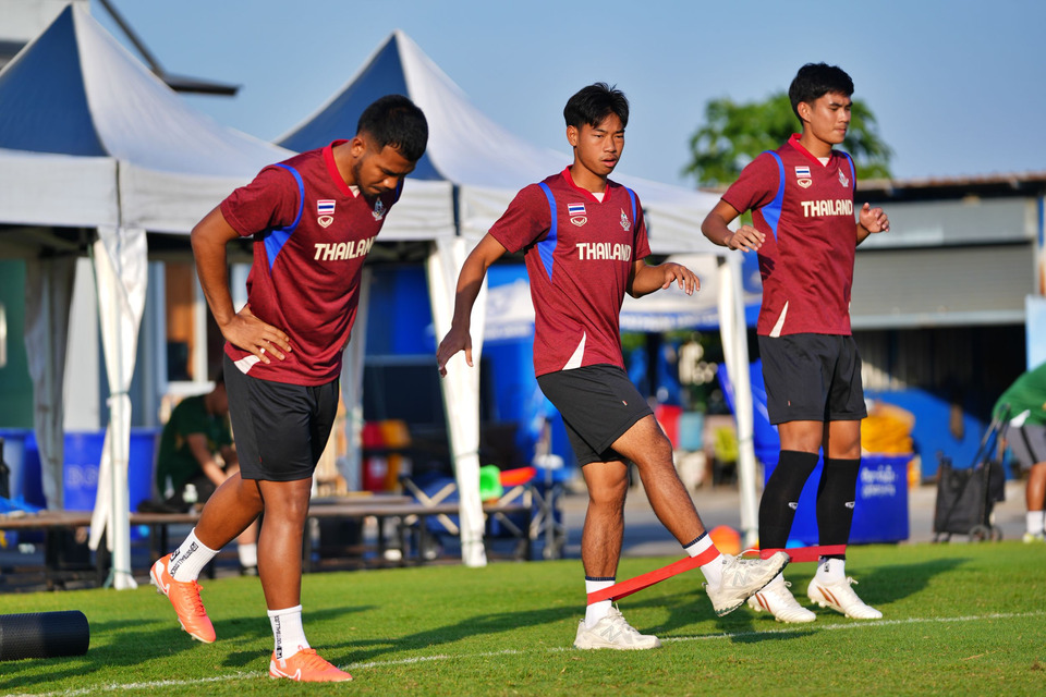 ฟุตบอลทีมชาติไทยชุดซีเกมส์ ติวเข้มต่อเนื่อง "โค้ชวัง-ธนกฤต" ยันทำเต็มที่เหมือนเดิม แม้อาจต้องปรับโปรแกรม