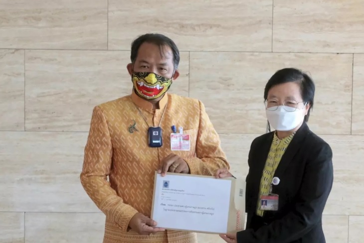 'ศรีสุวรรณ'ยื่นสอบ'ครูแก้ว'ตั้งบุคคลมีประวัติจำคุกเป็นผู้ช่วยเลขาฯ เข้าข่ายผิดจริยธรรมร้ายแรงหรือไม่ 