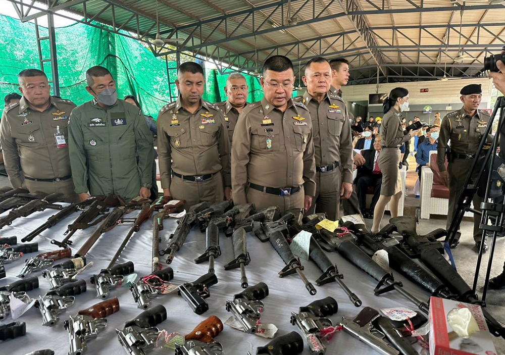 ผบ.ตร.ร่วมพิธีทำลายอาวุธปืนของกลางกว่า 2 หมื่นกระบอก ย้ำเข้มมาตรการปราบปืนเถื่อน