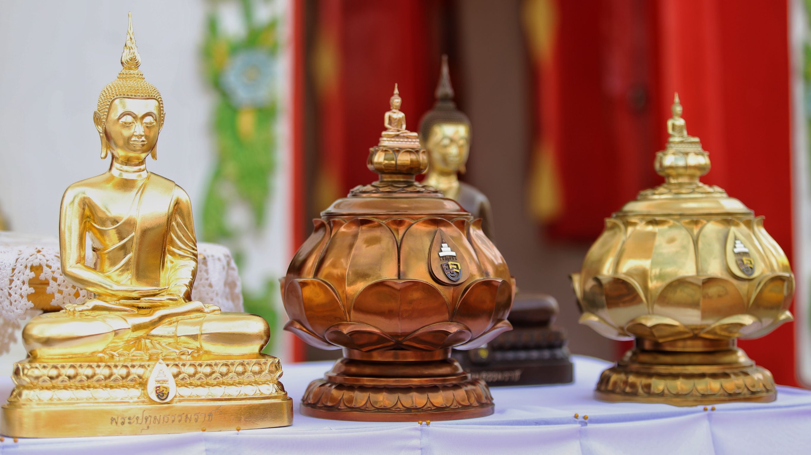 ปทุมธานี จัดพิธีบวงสรวงบูรพาจารย์และสิ่งศักดิ์สิทธิ์ ประจำวัดศาลเจ้าในการสร้างครอบน้ำทิพย์พระปทุมธรรมราชและพระปทุมธรรมราช