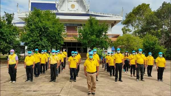 จิตอาสามหาชนะชัยจัดเตรียมสถานที่เพื่อจัดตั้งรพ.สนามที่วัดพระพุทธบาทยโสธร