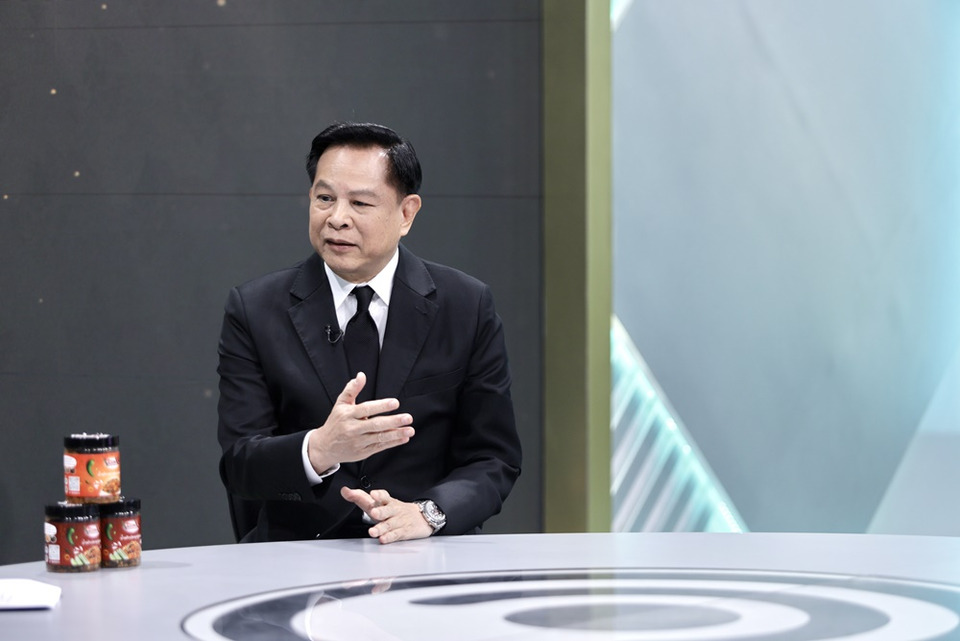 "พีระพันธุ์" ไม่สบายใจปม "ข้อตกลงไทย-กัมพูชา" ชี้ศักดิ์ศรีประเทศต้องมาก่อน สงสัยปมลงนาม "แรร์เอิร์ธ"  จี้รบ.ยก "สแกมเมอร์" เป็นวาระแห่งชาติ