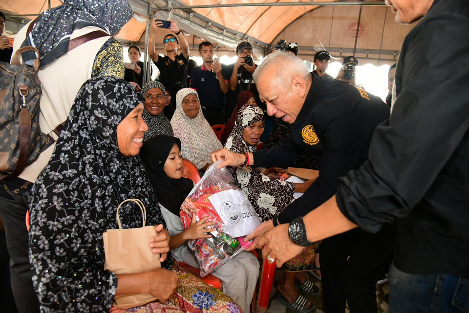 “พิพัฒน์” ลงพื้นที่ปัตตานี ชื่นชมฟื้นตัวเร็ว ยันรัฐบาลเร่งเยียวยา–เตรียมพร้อมมาตราการรับฝนรอบใหม่