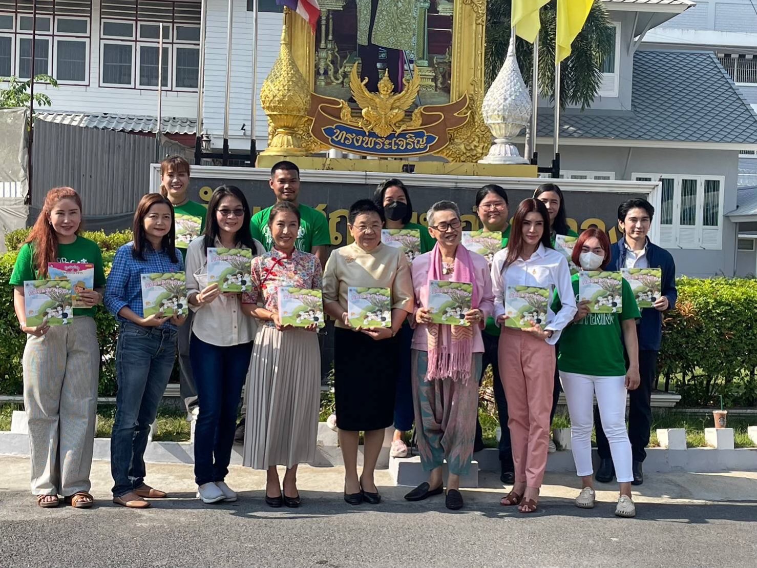 กิจกรรมแม่ในคุก ลูกในครรภ์ ชวนกันอ่านหนังสือที่ทัณฑสถานหญิงกลาง