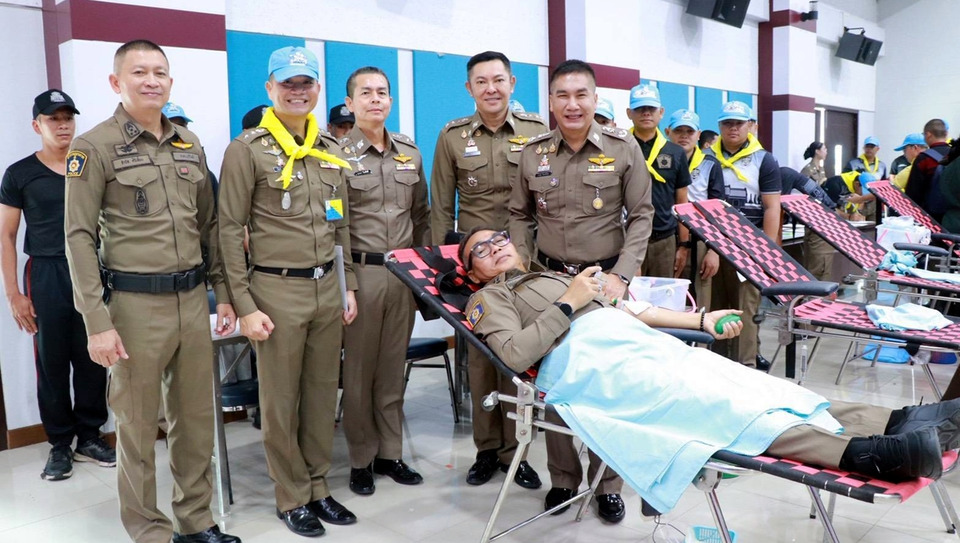 ตำรวจจิตอาสา-ประชาชนบุรีรัมย์  ร่วมบริจาคโลหิตถวายเป็นพระราชกุศล “พระพันปีหลวง”