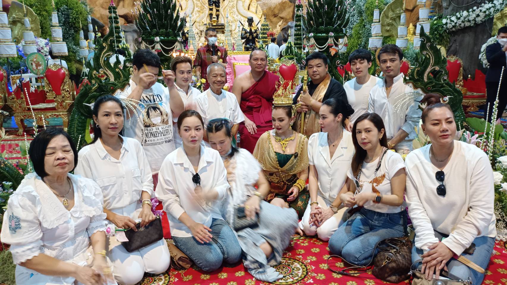 พิธีเปิดถ้ำพญานาค ศิลปินสายมูแน่นวัดมณีวงศ์