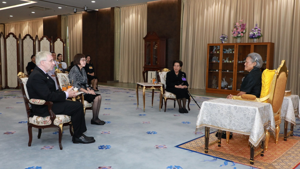 กรมสมเด็จพระเทพฯ พระราชทานพระราชวโรกาสให้คณะบุคคลเฝ้าฯ