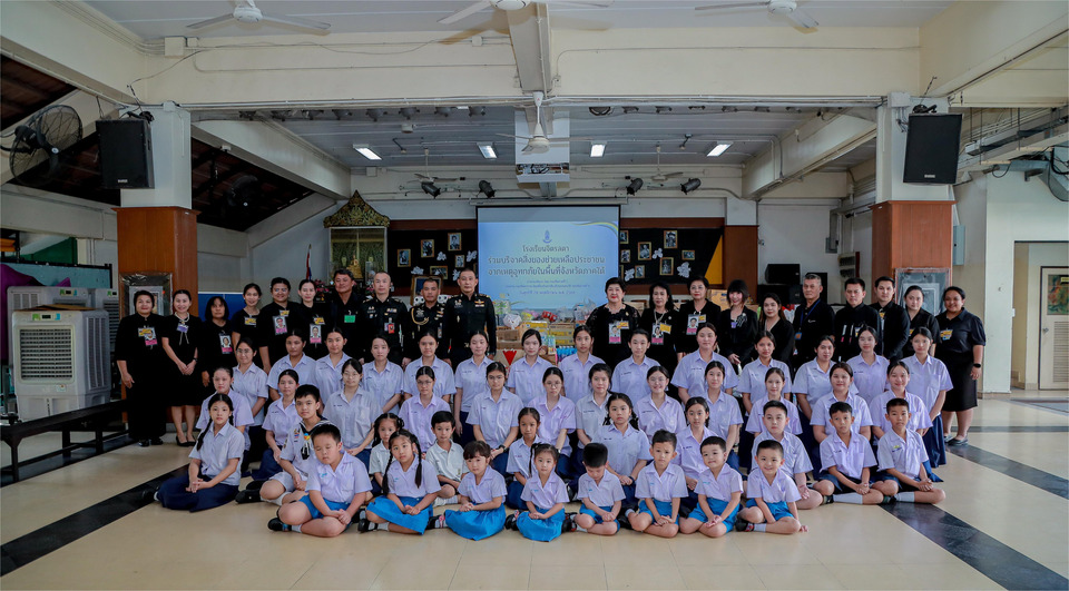 "โรงเรียนจิตรลดา" ร่วมบริจาคสิ่งของอุปโภค บริโภคช่วยเหลือประชาชนได้รับผลกระทบจากอุทกภัยในภาคใต้ ผ่านกองทัพบก-กองทัพอากาศ 
