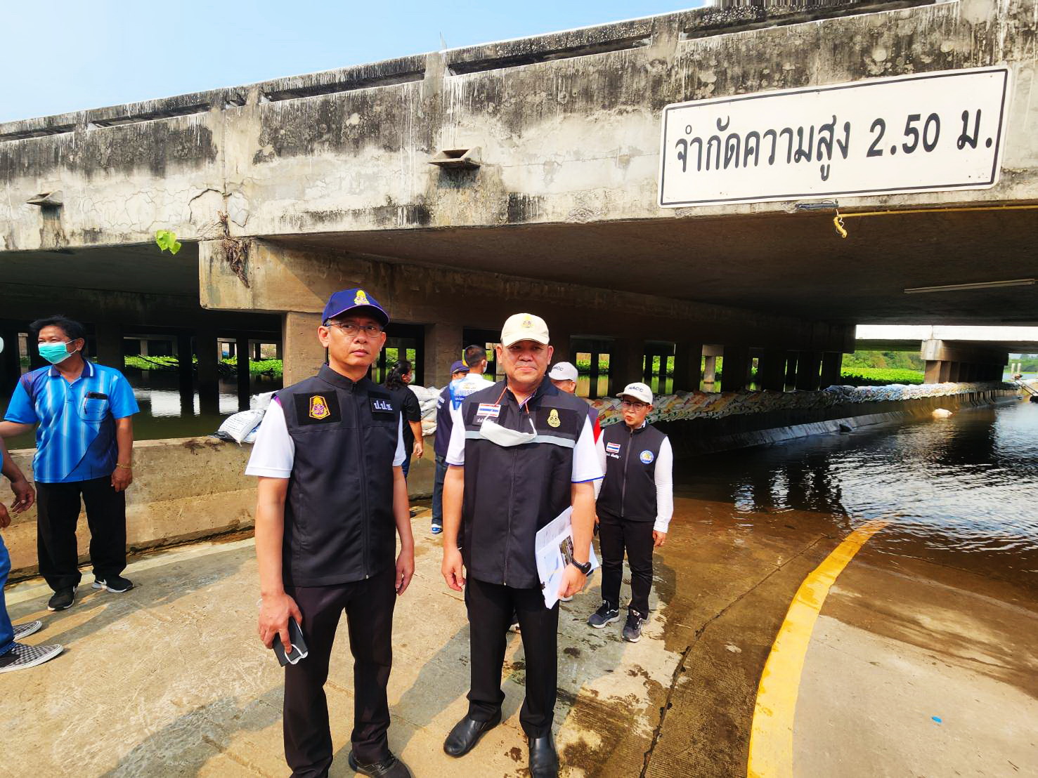 ป.ป.ช. 2 จังหวัดจับมือลงพื้นที่ตรวจแขวงทางหลวงพิจิตรสร้างจุดกลับรถแต่ใช้การได้บางฤดูกาล 
