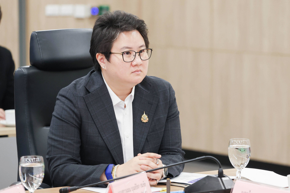 “รมช.ดีอี” ไม่หวั่นฝ่ายค้านซักฟอก ยันพร้อมชี้แจงทุกประเด็น มั่นใจรัฐบาลยังเหนียวแน่น
