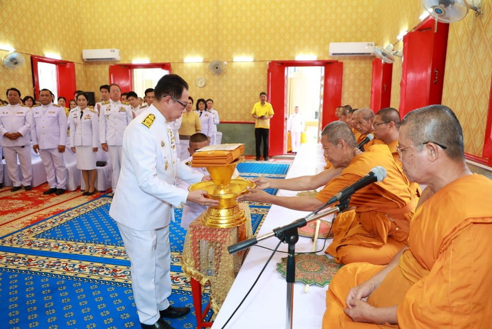 มทร.รัตนโกสินทร์ ทอดถวายผ้าพระกฐินพระราชทาน ประจำปี 2568 ณ วัดพระประโทณเจดีย์วรวิหาร