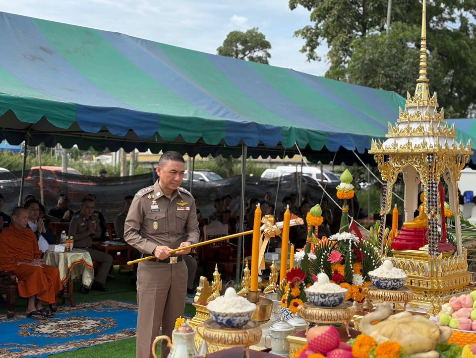 "บิ๊กเปา" ยกเสาเอก เสาโท อาคารที่ทำการพิสูจน์หลักฐานจังหวัดนครนายก