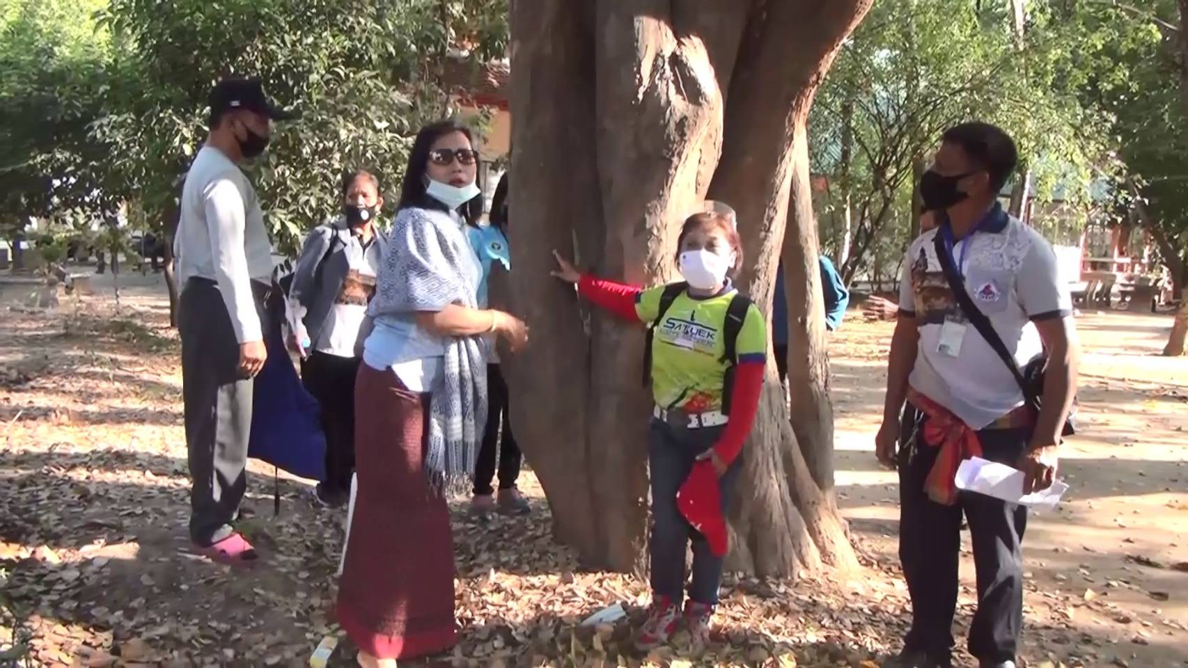 ชาวสตึกฮือ​ ค้านไม่ให้วัดขายไม้พะยูงเก่าแก่ 200–300 ปีหลังมีนายทุนขอกว้านซื้อทั้ง 12 ต้น​ หลักล้านบาท