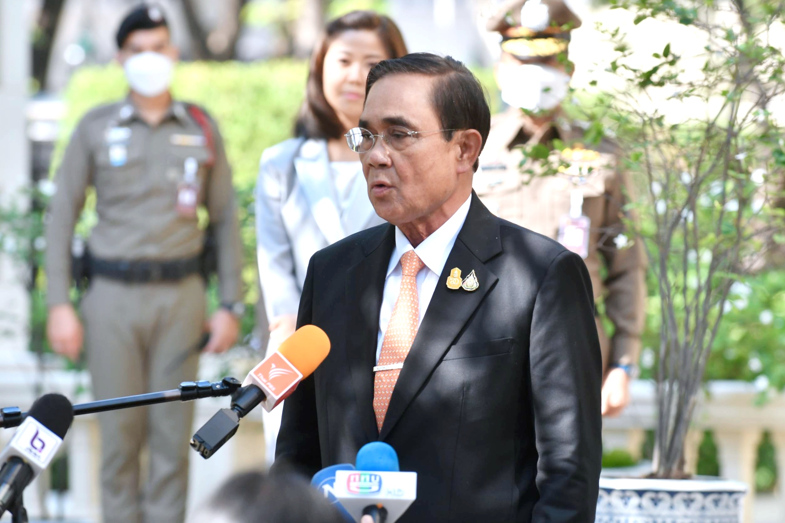 “บิ๊กตู่” โยนมท. เคาะขึ้นค่าตอบแทน อบต. ย้อนคงไม่ต้องทำอะไร ถ้ามองไม่เหมาะสมใกล้เลือกตััง ประชดจะให้นั่งเฉยๆเอามั้ย  