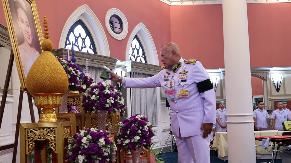ข้าราชบริพารหน่วยราชการในพระองค์ พร้อมใจกันบริจาคโลหิต ถวายเป็นพระราชกุศล "พระราชินี" ในโอกาสพระราชพิธีมหามงคลเฉลิมพระชนมพรรษา 4 รอบ 3 มิ.ย.