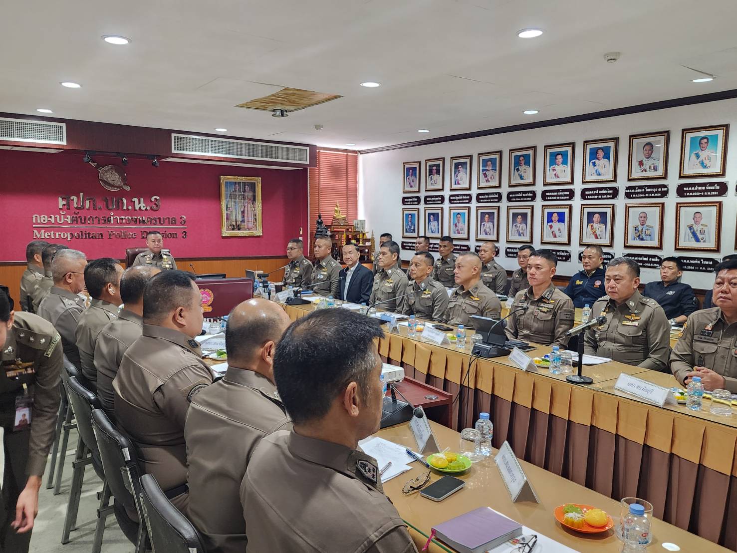 กองบังคับการตำรวจนครบาล 3 ประชุมคลัสเตอร์ยาดองมรณะเผยสำนวนคดีทั้งหมดคืบหน้าไปกว่า 90% 