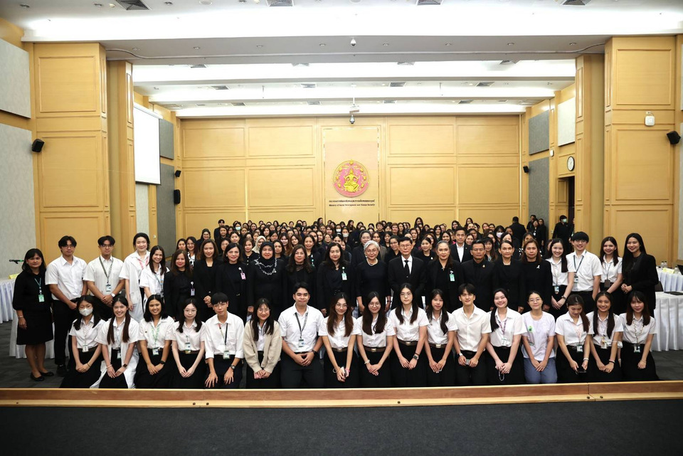 พม. จับมือราชวิทยาลัยสูตินรีแพทย์ฯ–ศิริราช รณรงค์ตรวจมะเร็งปากมดลูก เสริมสุขภาพหญิง พม.
