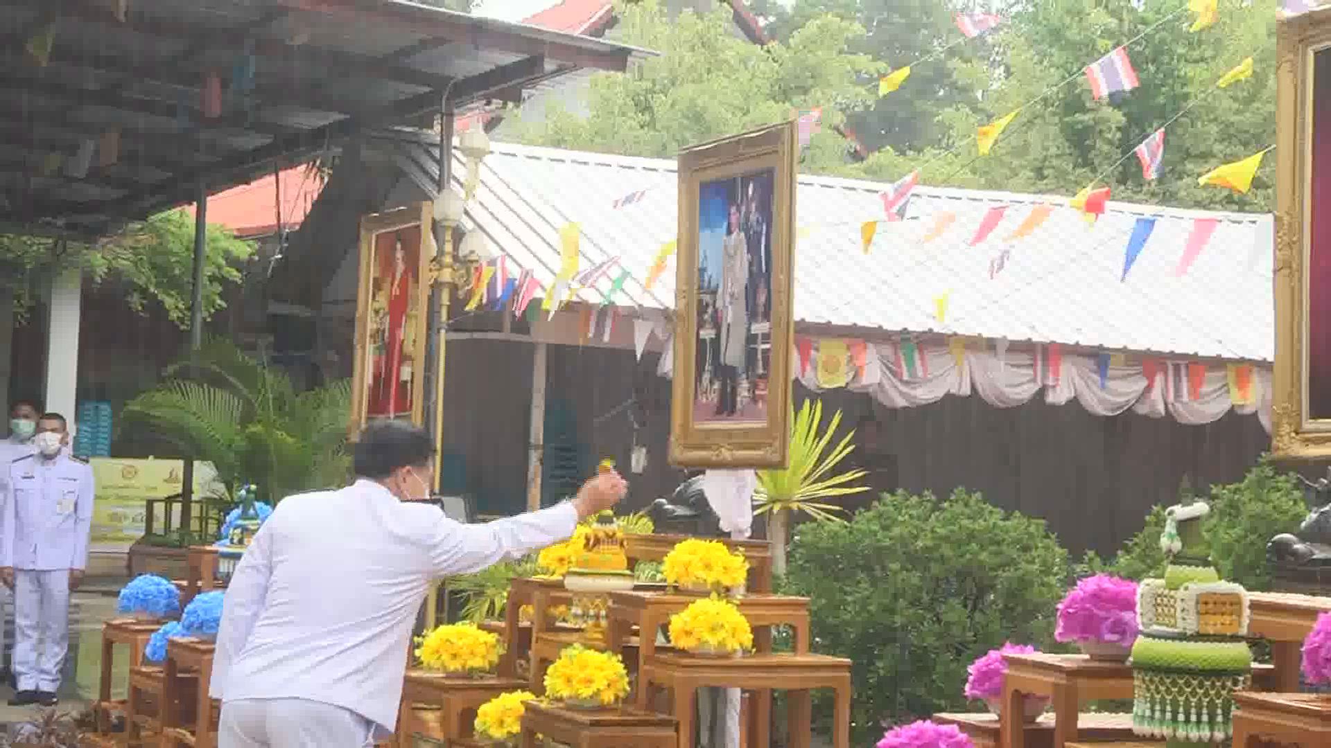 ผวจ.ชัยนาท นำหัวหน้าส่วนราชการและประชาชนร่วมพิธีเจริญพระพุทธมนต์สมโภชพระบรมธาตุเจดีย์เฉลิมพระเกียรติ