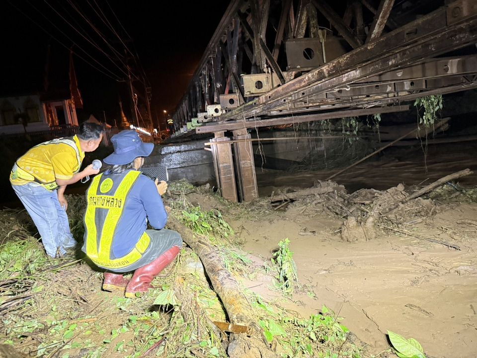 สะพานห้วยโป่งเสาตอม่อขาด ห้ามรถยนต์ผ่าน แขวงทางหลวงเร่งซ่อมวันนี้