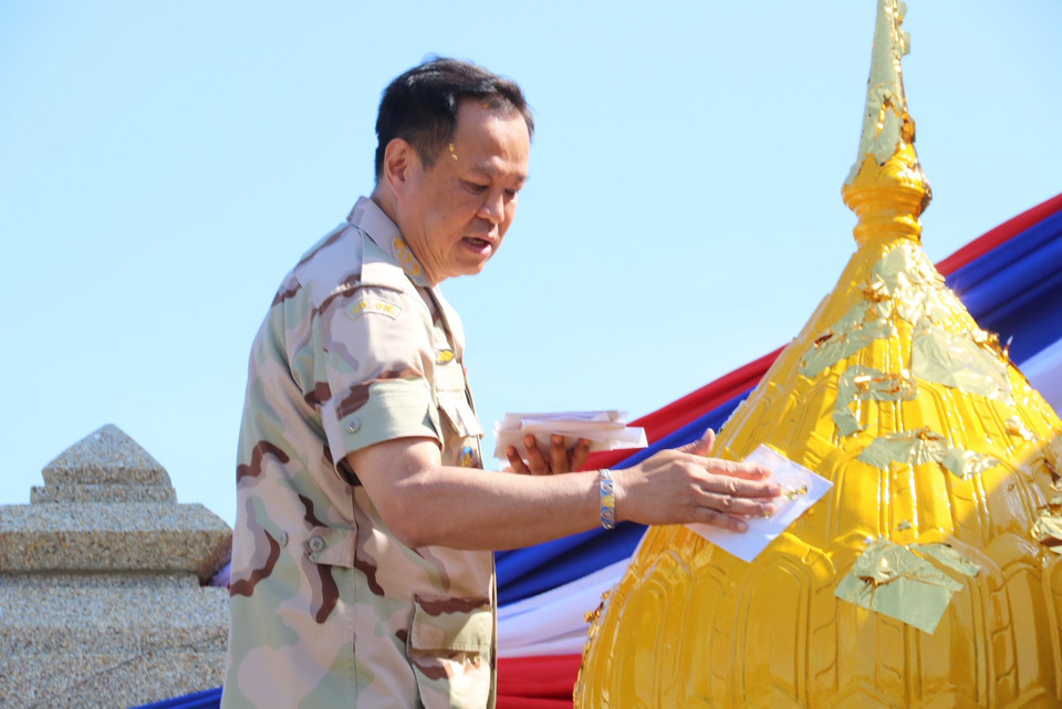 “อนุทิน”ปิดทองแก้บนต้นฉัตรเลข 37 เปิดงานสักการะรัชกาลที่ 1 บุรีรัมย์ บรรยากาศคึกคัก 