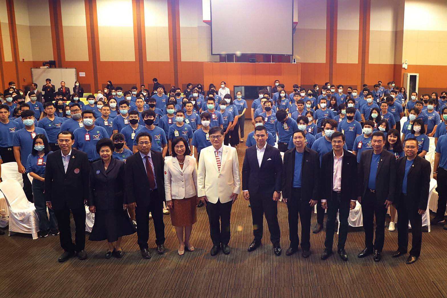 "รมว.อว."เรียกประชุม ปธ.นิสิตนักศึกษาทุกมหาวิทยาลัยทั่วประเทศ ย้ำขอให้มองโลกในทางบวก จะทำให้เรามองเห็นโอกาสไม่ใช่เห็นแต่ปัญหา