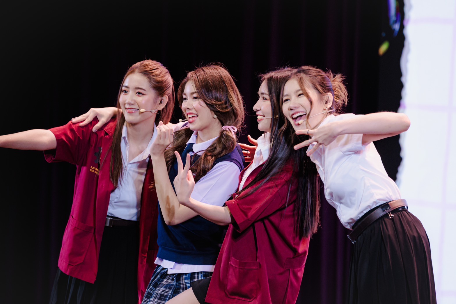 ฮอตเกินต้าน!  4 นักแสดงนำ “พี่ว้ากคะ รักหนูได้มั้ย!? โกอินเตอร์ เสิร์ฟความจิ้นงานแฟนมีตติ้ง “Love Senior 1st FM in Taipei”
