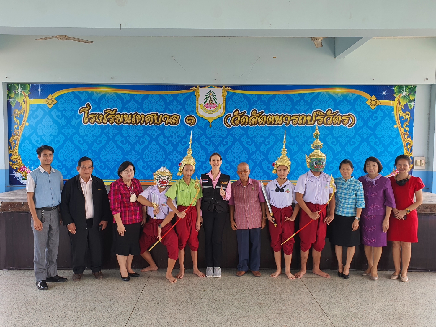  สส.ราชบุรี พปชร. ส่งเสริมเด็กนักเรียนเทงบ 3 แสนจัดชุดแสดงโขน รร.เทศบาล 1 