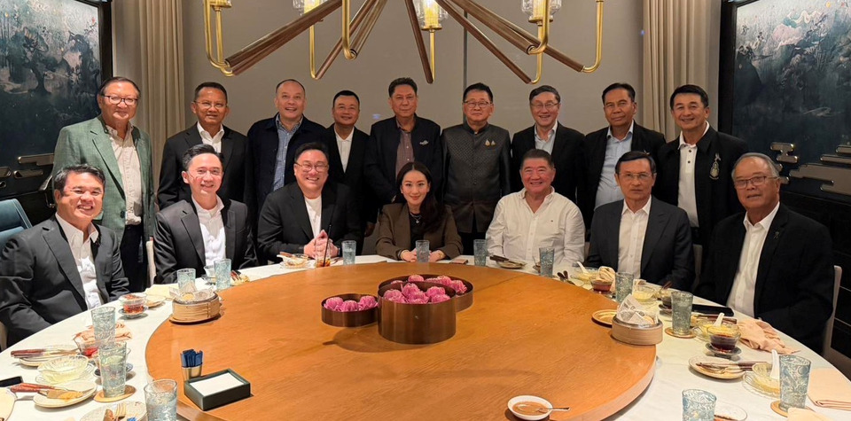“ภูมิธรรม” เปิดภาพรวมทีมเพื่อไทยทุกยุค ส่งสัญญาณรีสตาร์ทพรรค ย้ำยืนข้างประชาชน ฝ่าวิกฤตการเมือง