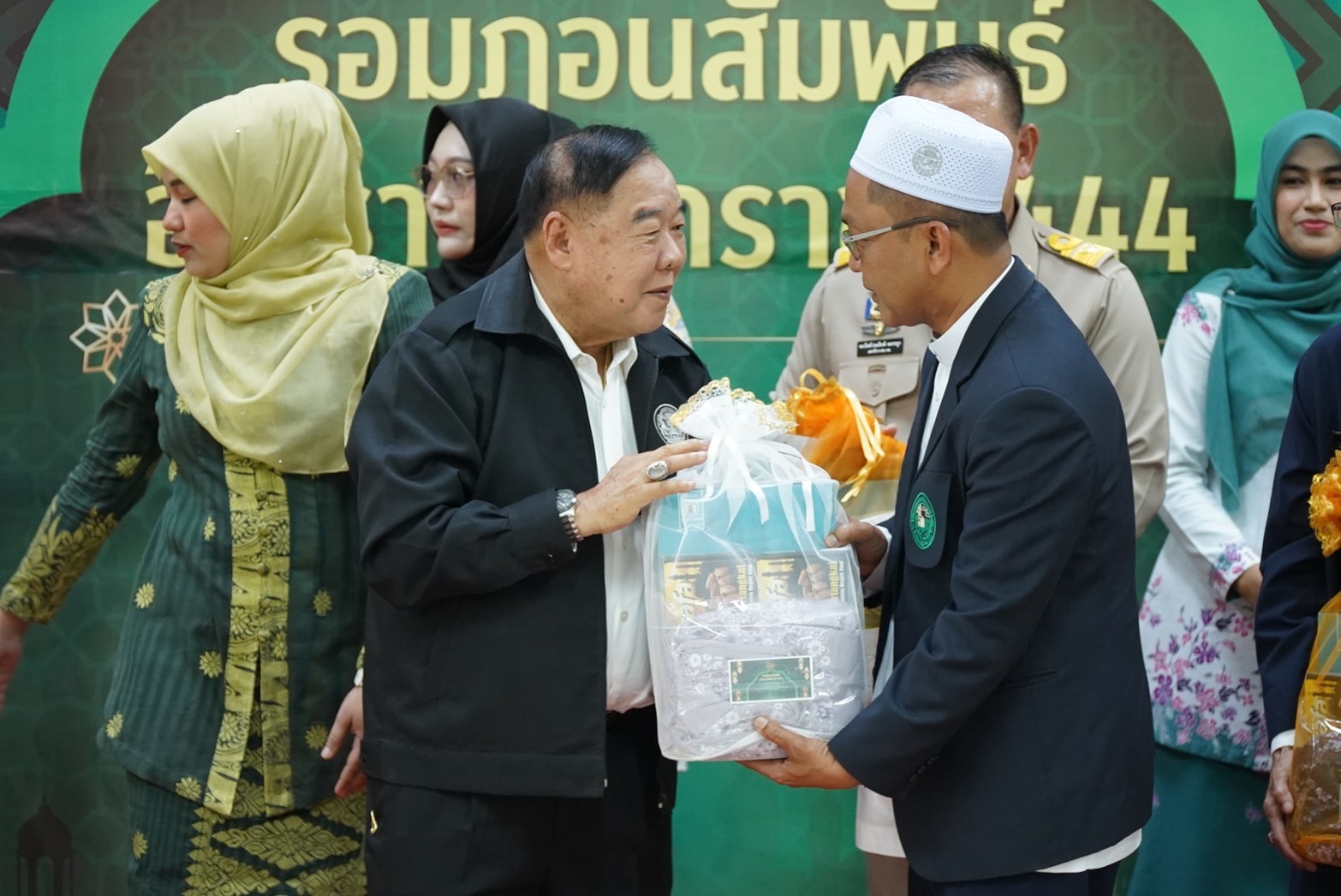 "ประวิตร"เปิดศูนย์เรียนรู้เลี้ยงโค ยะลายกระดับภาคใต้ เป็นฮับผลิตอาหารฮาลาลมุสลิมโลก