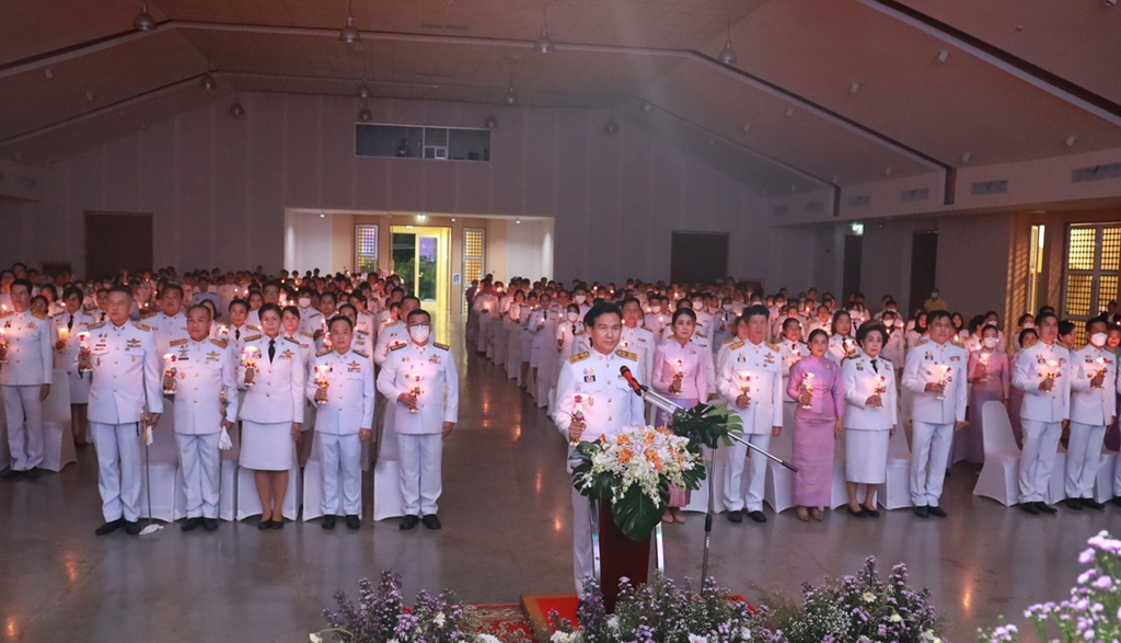 อยุธยาจัดพิธีถวายเครื่องราชสักการะ วางพานพุ่ม จุดเทียนถวายพระพรชัยมงคล "พระราชินี"