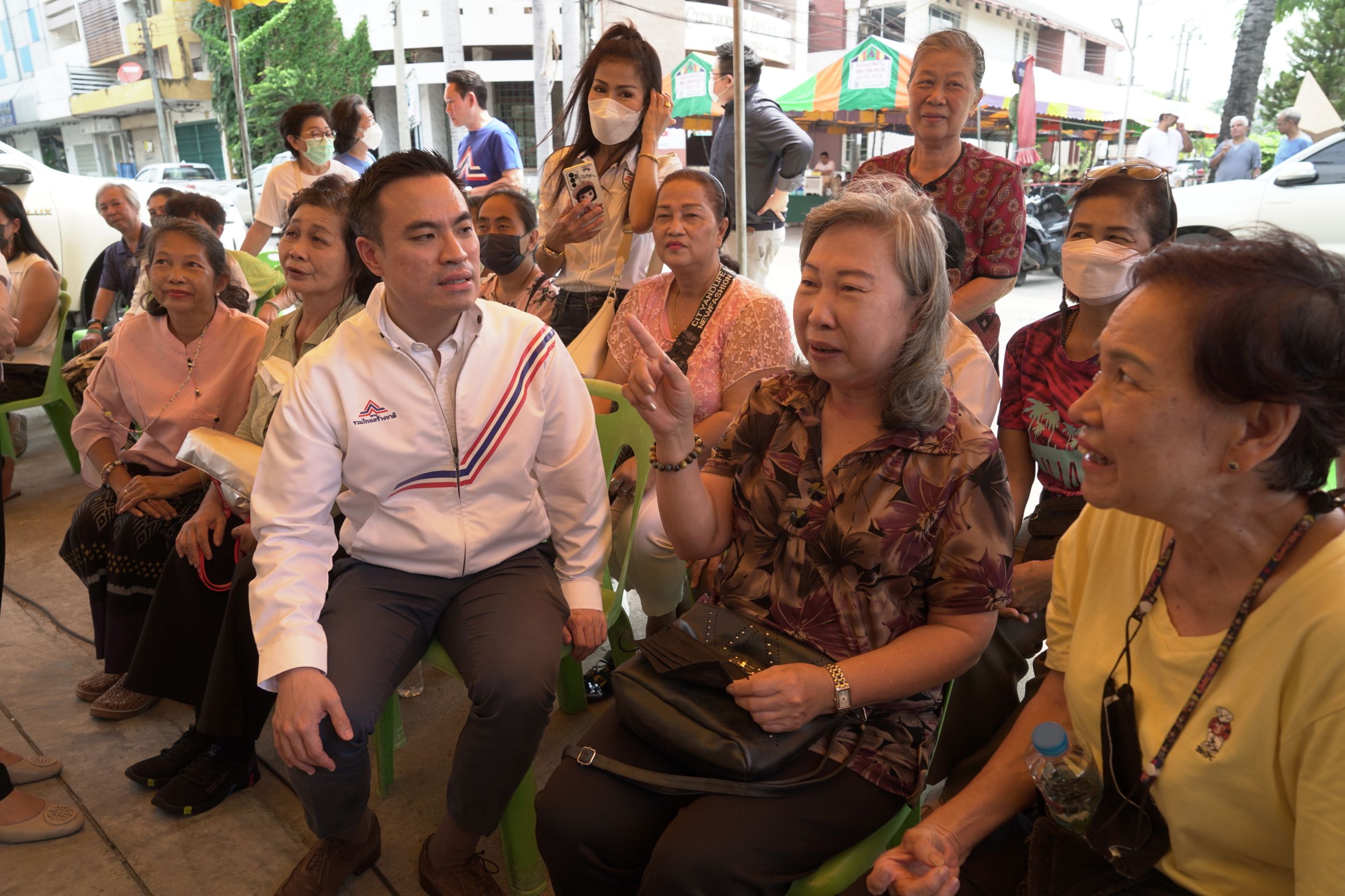"เอกนัฎ" ลงพื้นที่ขอคะแนน "ว่าที่ผู้สมัครส.ส.กทม." เผย "รทสช." เปิดตัว "แคนดิเดตนายกฯ" 25 มี.ค.นี้ ปลื้มโพลชี้คะแนนนิยม "บิ๊กตู่-พรรค" ดีต่อเนื่อง 