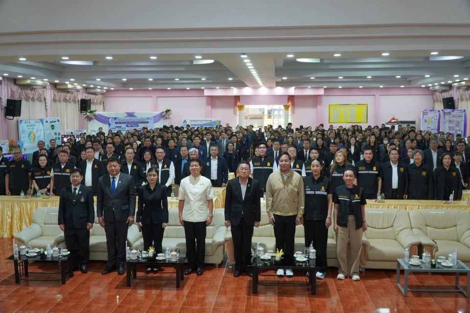 ศธ. ปักหมุด "กาญจนบุรี" พลิกโฉมการศึกษาไทย  ชูโมเดลแก้หนี้ครู-นวัตกรรม AI - คืนเวลาสู่ห้องเรียน 