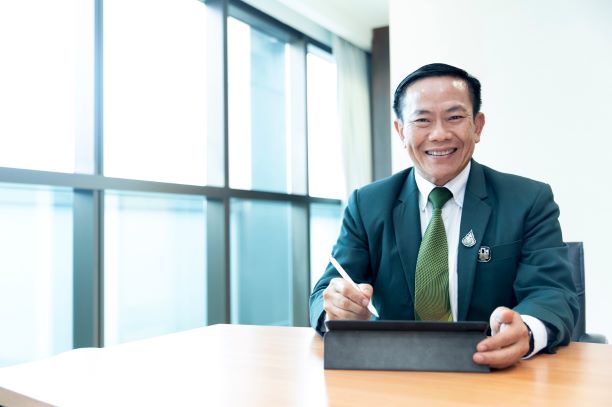 พอยิ้มออก "ศูนย์วิจัย ธ.ก.ส." เผยราคาสินค้าเกษตรเดือนพ.ค.ขยับเพิ่ม ทั้งข้าวหอมมะลิ-น้ำตาล-กุ้ง-สุกร-โคเนื้อ 