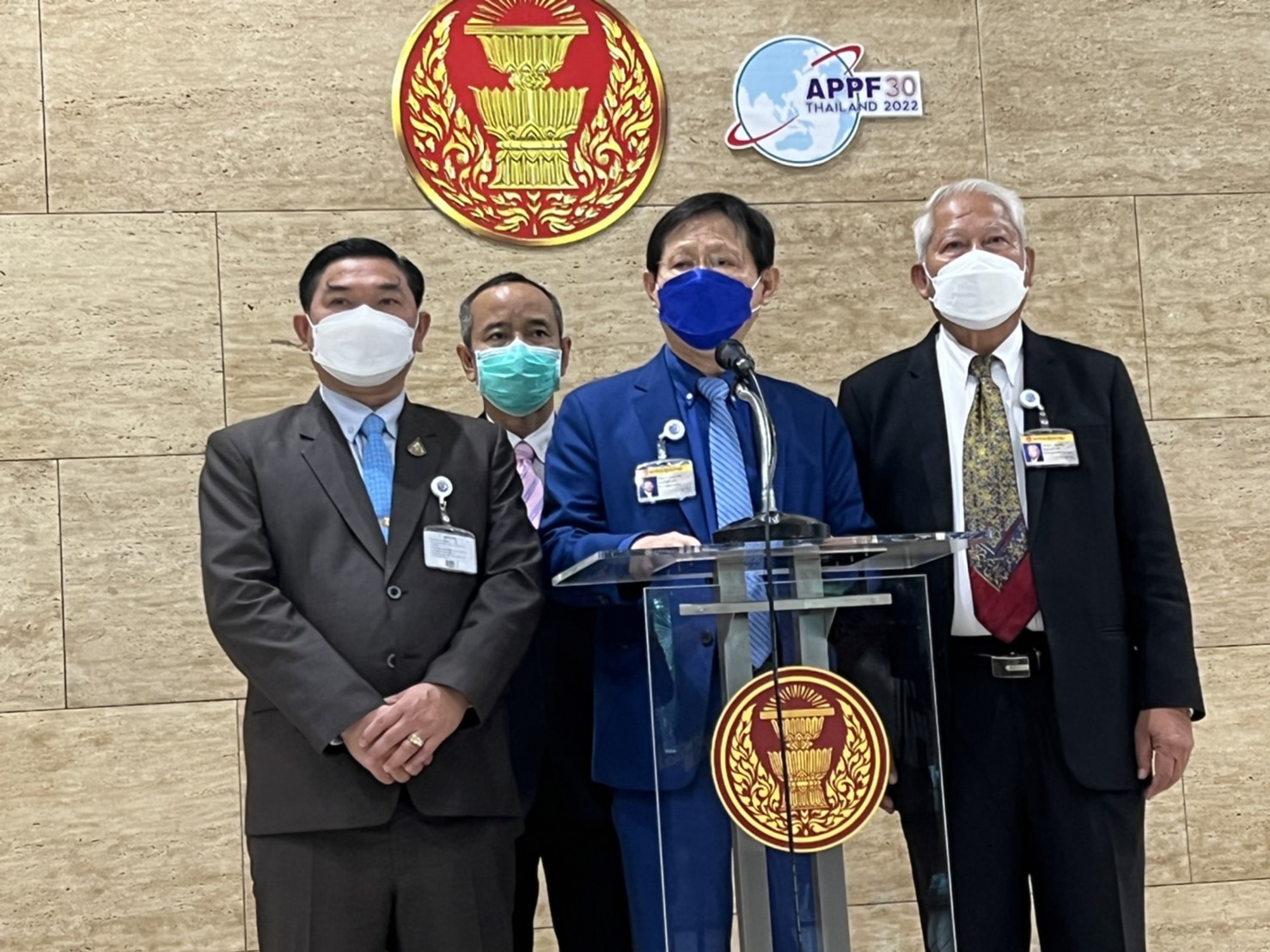 ครบแล้ว! "หมอระวี" นำ 106 ชื่อยื่น "ชวน" ส่งศาลรธน.ชี้ขาดกม.เลือกตั้ง ส.ส. ชอบหรือไม่