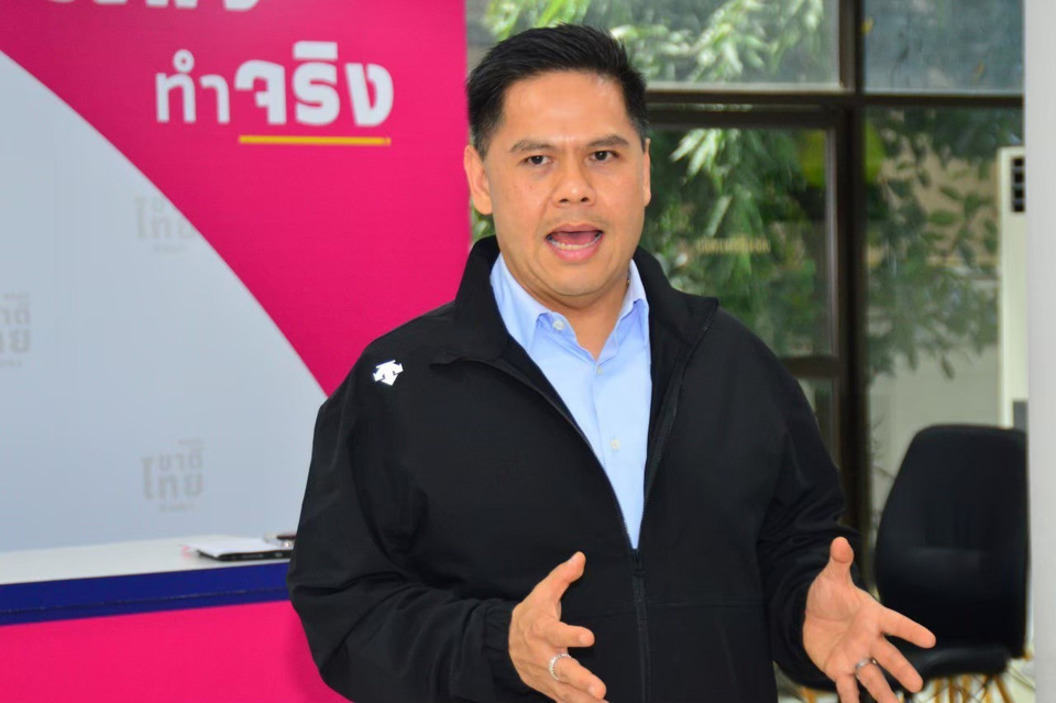 “วราวุธ” ยกก๊วน 10 ส.ส. ทิ้งชทพ. จ่อเปิดตัว “ภูมิใจไทย” จันทร์นี้ ดับเครื่องชนเลือกตั้งใหญ่	