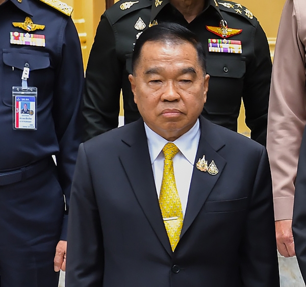 "บิ๊กเล็ก" เรียกถก "ศูนย์เฉพาะกิจฯ" บ่ายนี้ ขอส่งคนมีอำนาจตัดสินใจเข้าร่วม ตั้ง "โฆษก" แจงข่าวตอบโต้ "ฮุน เซน" 