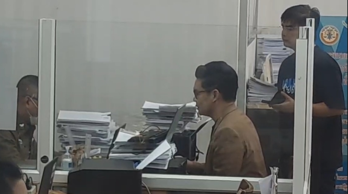 "เคนโด้" ขึ้นโรงพัก แจ้งความเอาผิดแม่ค้าออนไลน์ชื่อดัง โพสต์หมิ่นประมาท