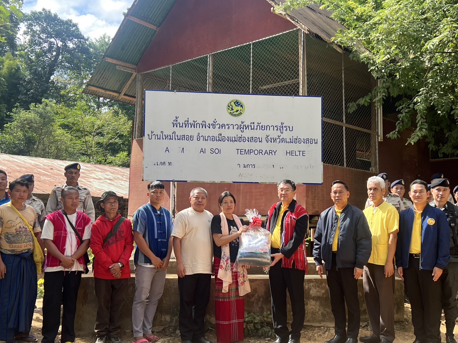 รองปลัดกระทรวงมหาดไทย พร้อมคณะ ลงพื้นที่เข้าตรวจเยี่ยมพื้นที่พักพิงชั่วคราวฯบ้านใหม่ในสอย