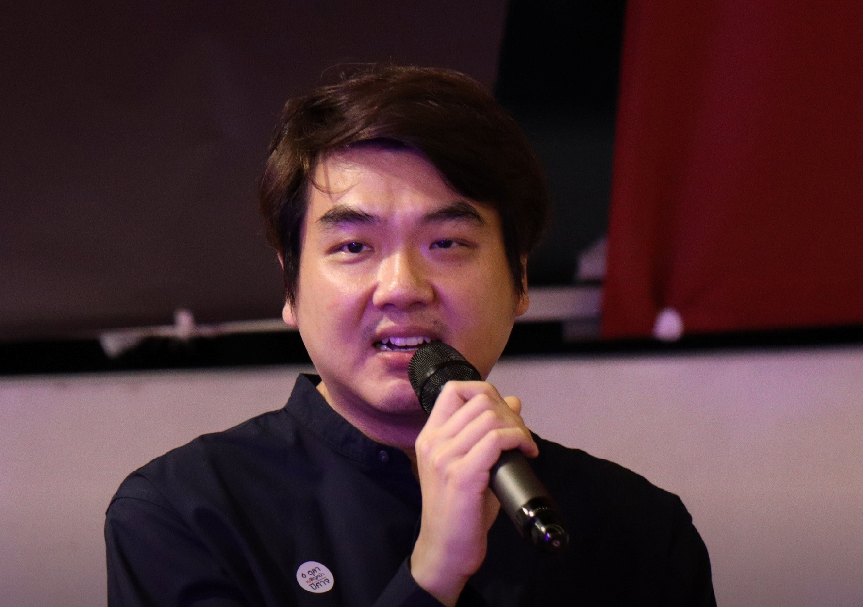 "ปิยบุตร" ตรวจการบ้าน "ก้าวไกล" อภิปรายแถลงนโยบายรัฐบาล ชม 3 ติ 2 หามุขฟาดให้ปัง!