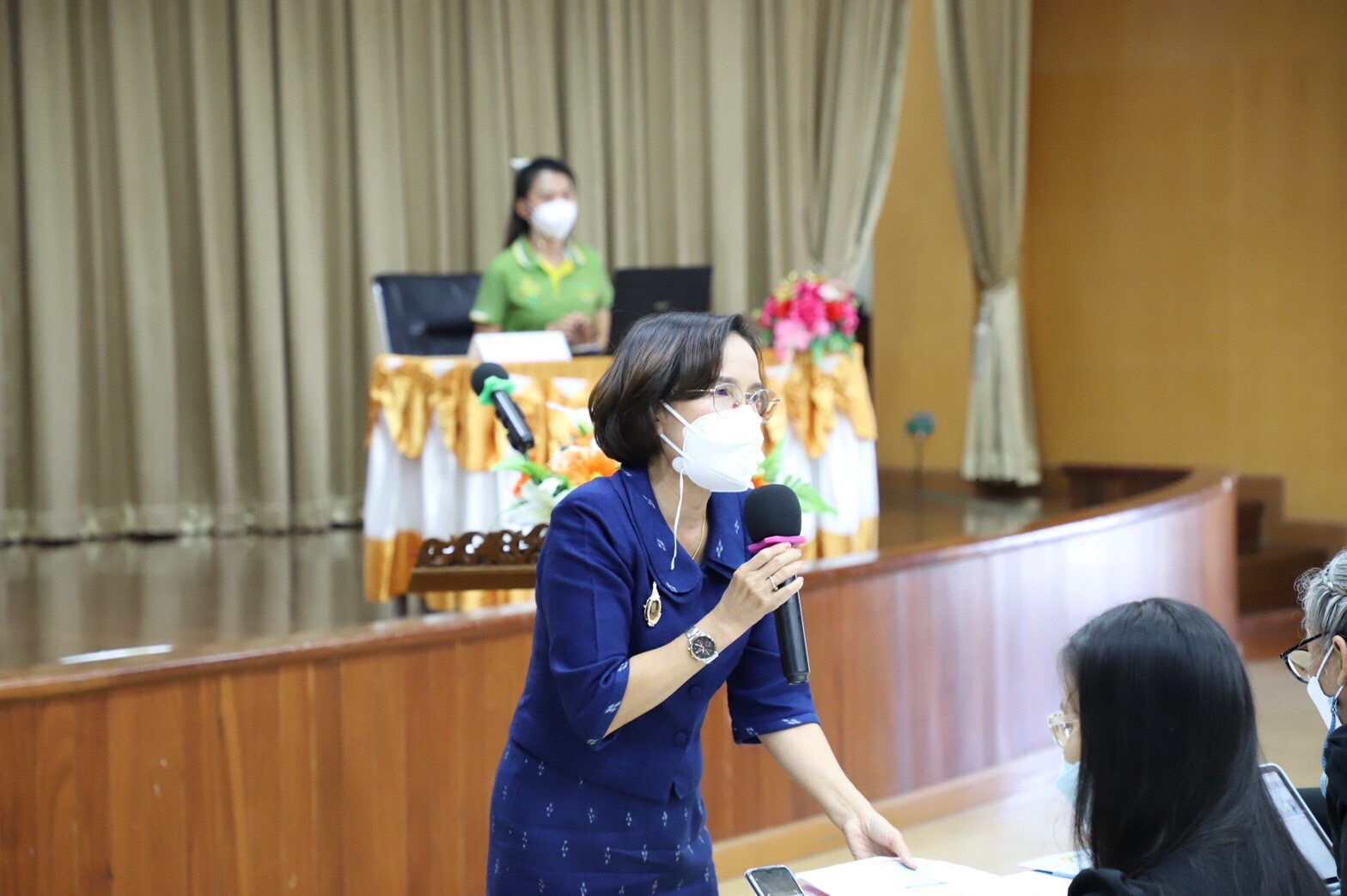  พม.อ่างทอง บรรยายพิเศษบทบาทภารกิจกระทรวง พม. พร้อมเพิ่มช่องทางชี้เป้า เฝ้าระวังปัญหาเด็กถูกกระทำความรุนแรง 