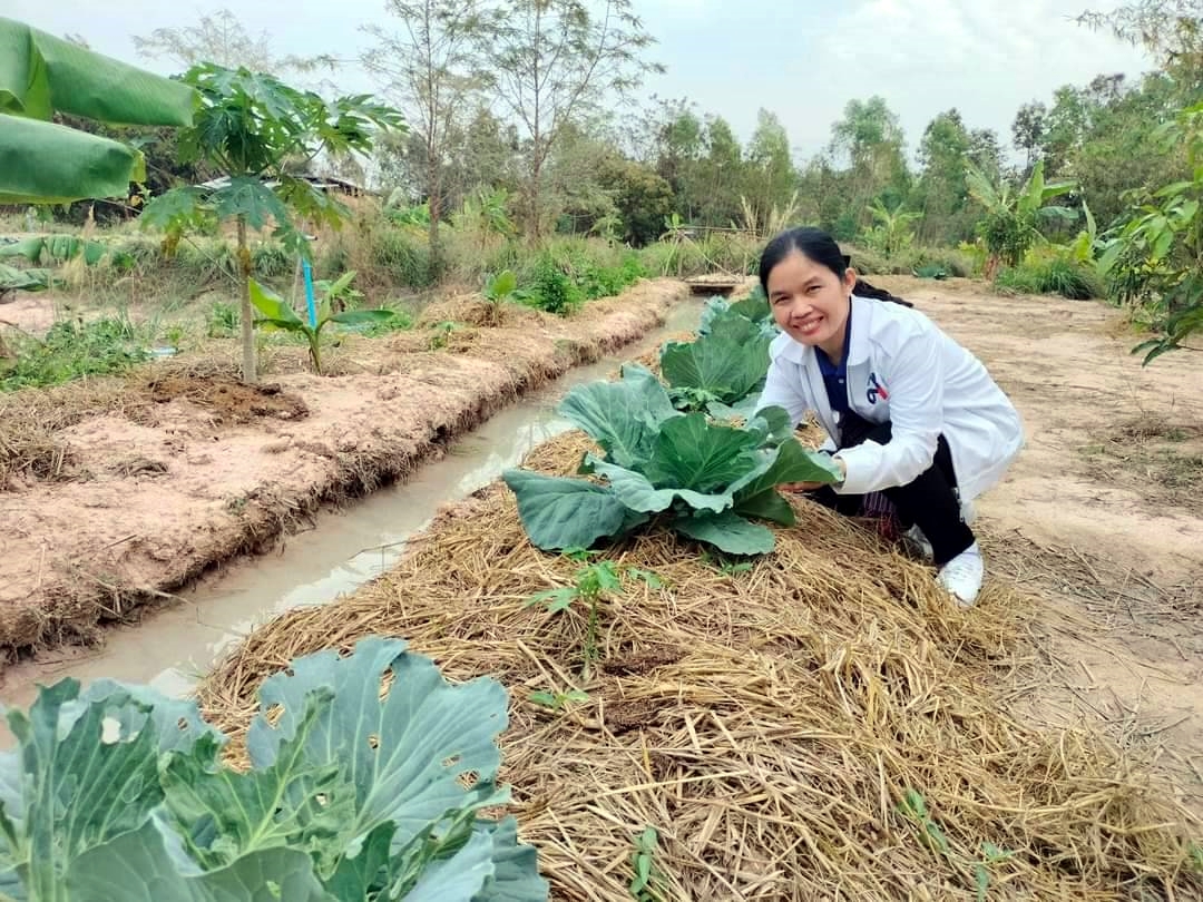 ว่าที่ผู้สมัคร ส.ส.ยโสธร พรรคไทยสร้างไทย เยี่ยมชมให้กำลังใจ ปชช.ร่วมโครงการโคกหนองนาโมเดล