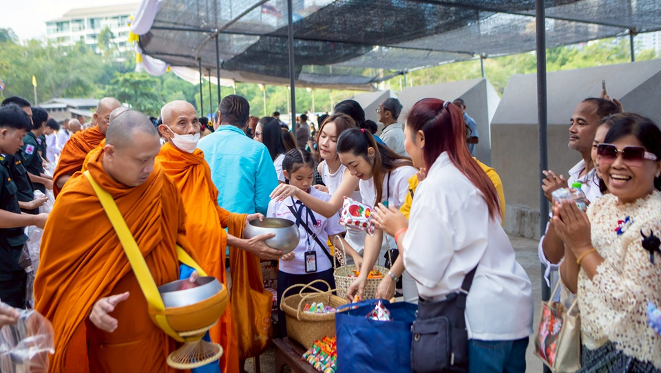 ปราสาทสัจธรรมพัทยาจัดพิธี 5 ศาสนาถวายราชกุศล น้อมรำลึกในหลวง ร.9-พระพันปีหลวง