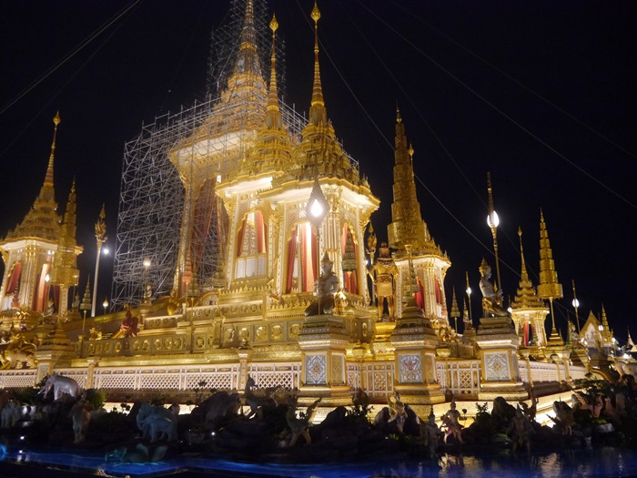 พระเมรุมาศทรงบุษบก9ยอด สถาปัตย์ในศิลปกรรมสมัยรัชกาลที่9