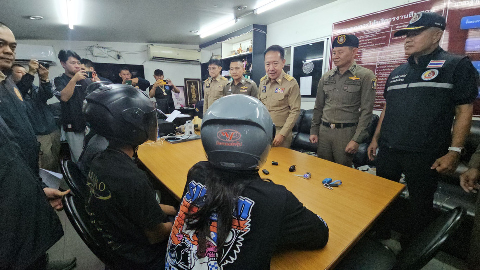 รวบ 5 โจ๋เมียนมาร์ รุมทำร้ายวัยรุ่นไทย ชิงรองเท้า แถมถุยน้ำลายซ้ำ 