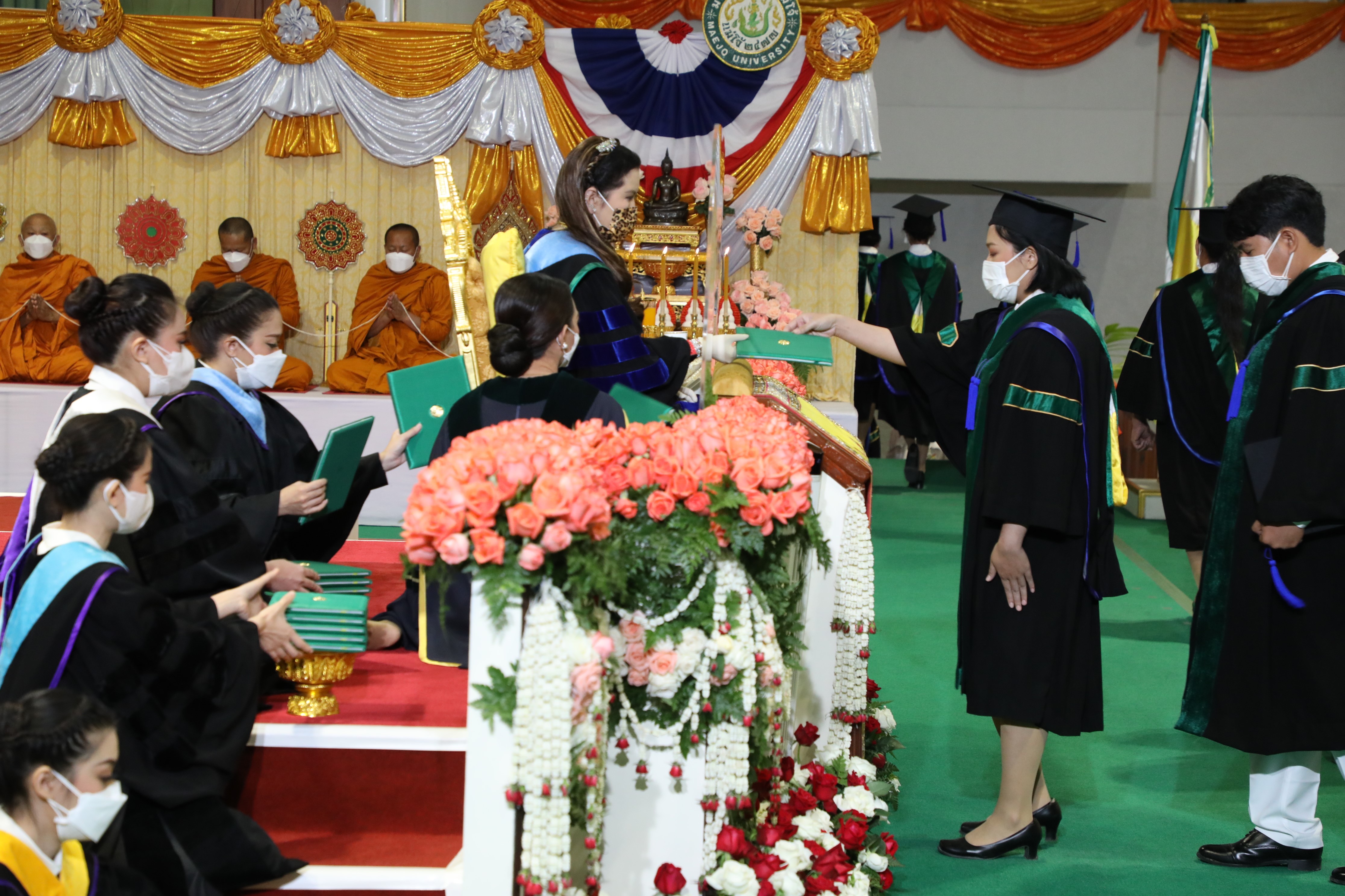 กรมพระศรีสวางควัฒนฯเสด็จแทนพระองค์พระราชทานปริญญาบัตรมหาวิทยาลัยแม่โจ้