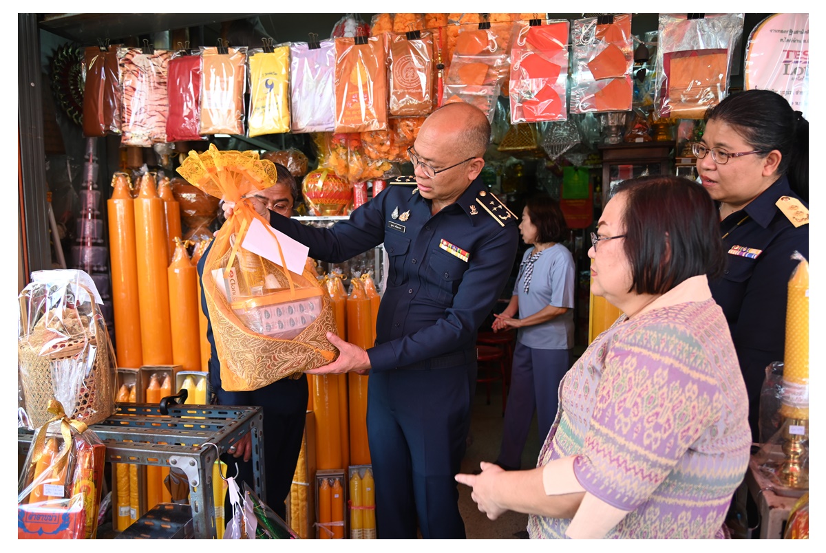 พณ.ลงพื้นที่ตรวจสอบราคา ฉลากสินค้า ผู้จำหน่ายชุดสังภัณฑ์ ชุดไทยธรรม เทียนพรรษาในช่วงเทศกาลวันอาสาฬหบูชา-เข้าพรรษา 