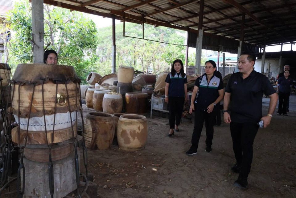 อ่างทองภูมิใจ “หมู่บ้านทำกลองเอกราช” มรดกภูมิปัญญาที่สร้างชื่อและรายได้ชุมชน 