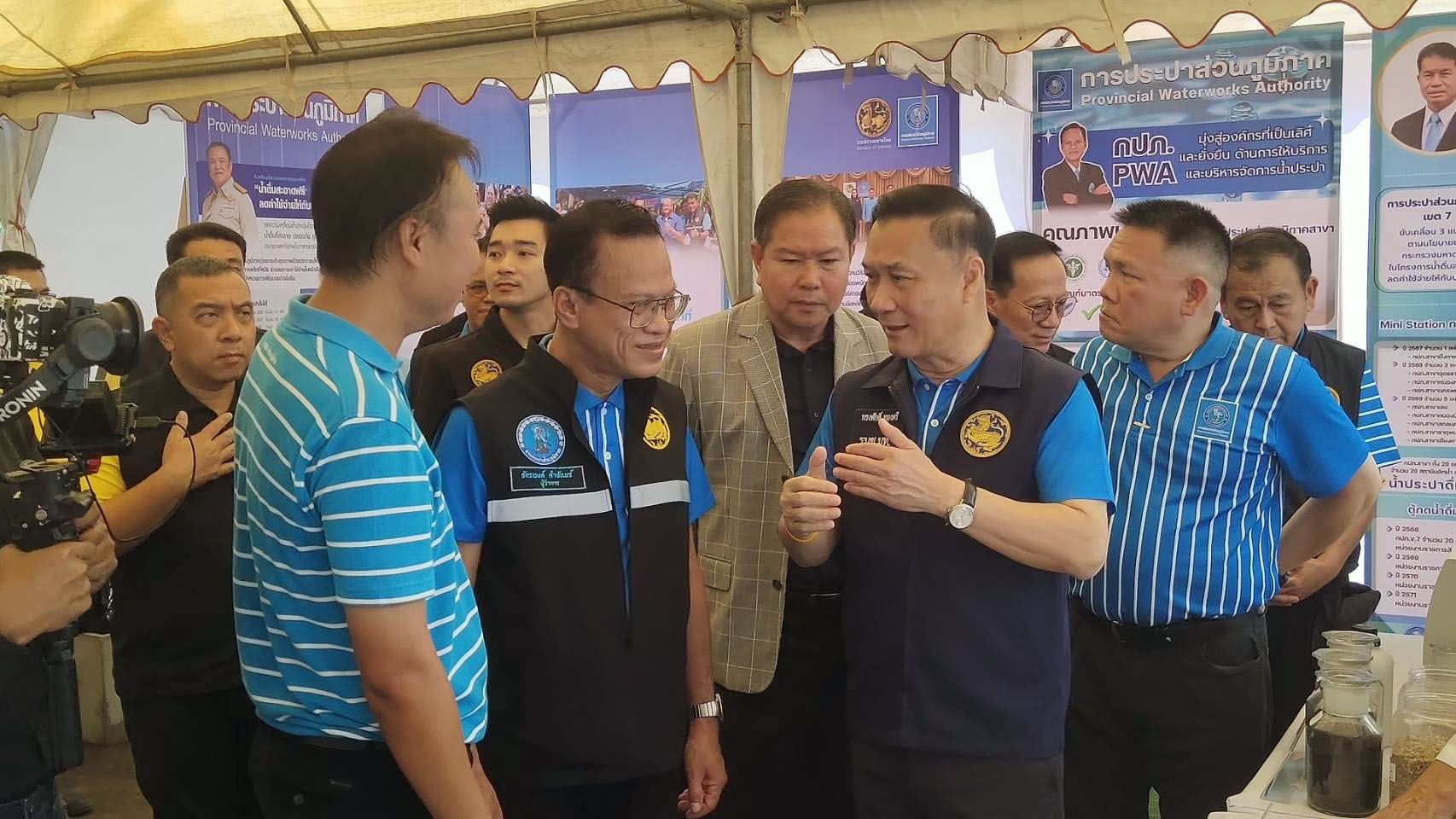 รมช.มหาดไทยเปิดจุดบริการน้ำดื่มสะอาดยกระดับคุณภาพชีวิตให้ชาวบ้านในจังหวัดบึงกาฬ 